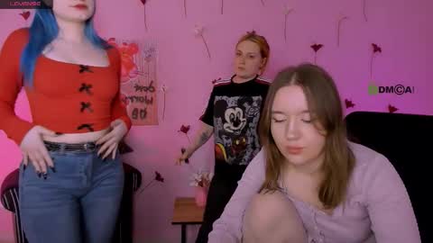 Snapshot of pure_radiance chatting on March 2026 09:59:01 AM Ask me3 online show from March 2026 09:59:01 AM