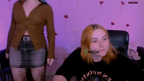 Snapshot of pure_radiance chatting on April 2026 08:59:02 AM Ask me3 online show from April 2026 08:59:02 AM