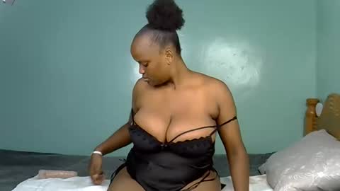 Snapshot of pure_seductive1202 chatting on April 2026 11:43:01 PM Essy online show from April 2026 11:43:01 PM