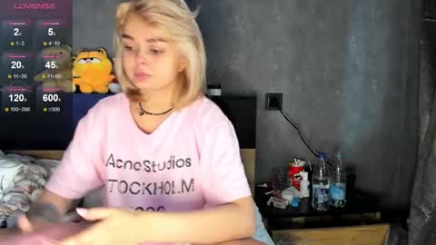 Katty online show from September 2025 03:46:01 PM