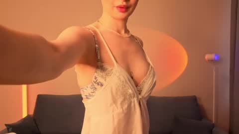 Snapshot of puree_eva chatting on May 2026 03:24:02 AM Eva online show from May 2026 03:24:02 AM