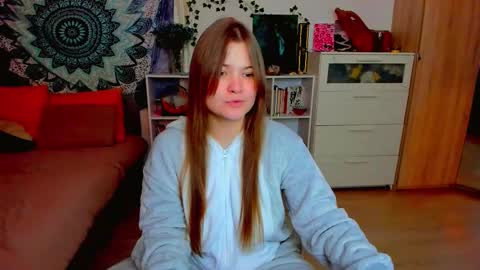 Miss Hanna online show from November 2025 12:04:02 PM