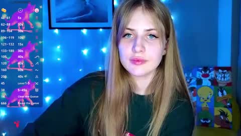 Alicia online show from March 2025 05:14:02 PM