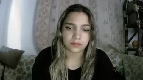 Lizzy online show from April 2026 06:44:01 AM