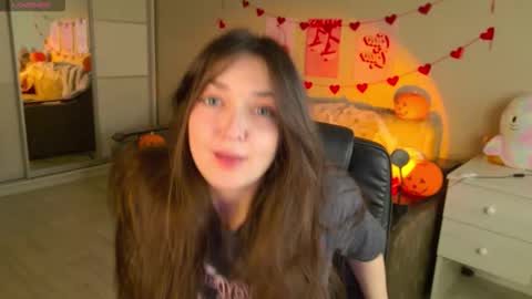 Snapshot of purple_averge chatting on November 2025 05:17:02 AM Bella online show from November 2025 05:17:02 AM