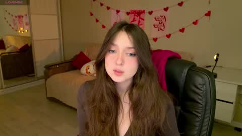 Snapshot of purple_averge chatting on November 2025 05:39:02 AM Bella online show from November 2025 05:39:02 AM