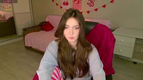 Snapshot of purple_averge chatting on November 2025 05:41:01 AM Bella online show from November 2025 05:41:01 AM