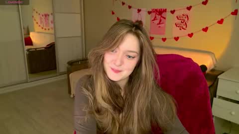 Snapshot of purple_averge chatting on December 2025 05:39:02 AM Bella online show from December 2025 05:39:02 AM