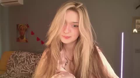 Snapshot of purple_averge chatting on March 2026 05:44:01 AM Bella online show from March 2026 05:44:01 AM