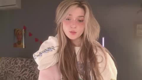 Snapshot of purple_averge chatting on March 2026 08:19:01 AM Bella online show from March 2026 08:19:01 AM