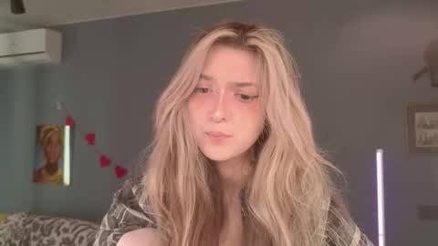 Snapshot of purple_averge chatting on March 2026 05:35:01 AM Bella online show from March 2026 05:35:01 AM