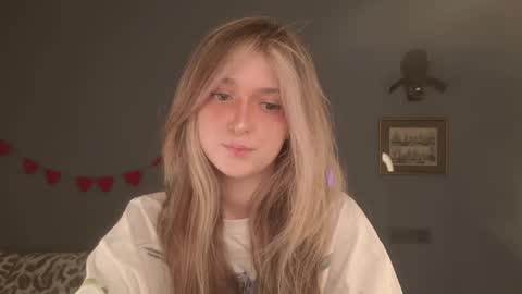 Snapshot of purple_averge chatting on April 2026 05:38:02 AM Bella online show from April 2026 05:38:02 AM