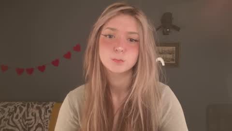 Snapshot of purple_averge chatting on April 2026 05:34:02 AM Bella online show from April 2026 05:34:02 AM