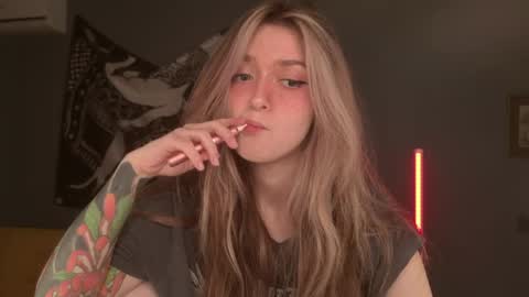 Snapshot of purple_averge chatting on April 2026 08:18:02 AM Bella online show from April 2026 08:18:02 AM