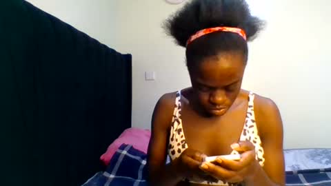 Snapshot of purple_honey2 chatting on June 2026 09:17:02 PM Honey online show from June 2026 09:17:02 PM