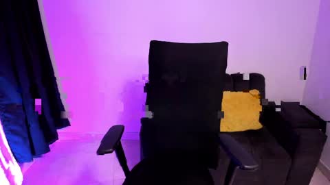 MEGANNNN online show from April 2026 04:46:01 AM