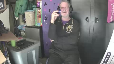 Snapshot of pussy_licker0127 chatting on December 2024 06:50:02 AM Mark online show from December 2024 06:50:02 AM