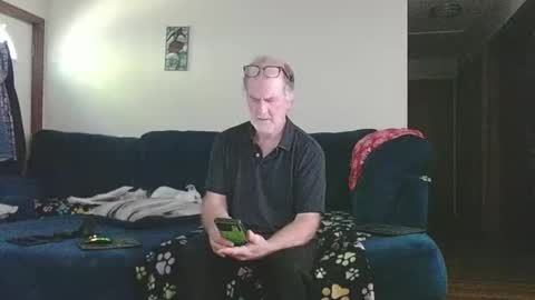 Snapshot of pussy_licker0127 chatting on September 2025 04:12:01 PM Mark online show from September 2025 04:12:01 PM