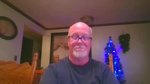 Snapshot of pussylover1365 chatting on February 2025 10:04:02 PM pussylover1365 online show from February 2025 10:04:02 PM