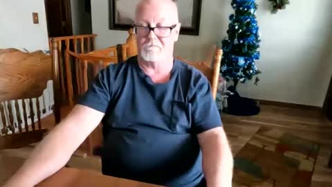 Snapshot of pussylover1365 chatting on February 2025 09:32:01 PM pussylover1365 online show from February 2025 09:32:01 PM