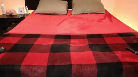 Snapshot of pussylover2182 chatting on January 2026 04:15:01 AM pussylover2182 online show from January 2026 04:15:01 AM