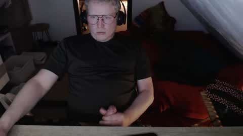 Snapshot of pussylovercb chatting on April 2026 08:10:01 PM pussylovercb online show from April 2026 08:10:01 PM