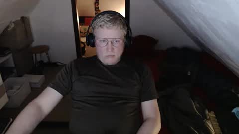 Snapshot of pussylovercb chatting on May 2026 08:36:02 PM pussylovercb online show from May 2026 08:36:02 PM