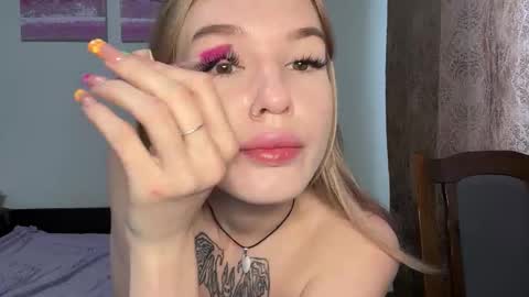 Lina online show from September 2025 06:02:02 AM