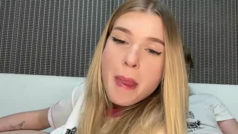 Lina online show from October 2025 09:32:01 AM