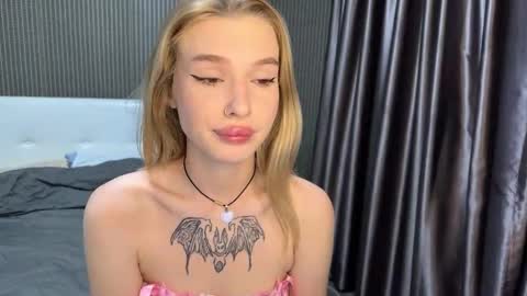 Lina online show from January 2026 08:12:01 PM