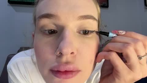 Lina online show from March 2026 07:40:02 PM