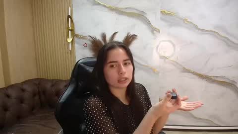 Qetsyah online show from April 2026 07:58:01 PM