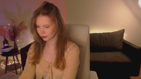 Snapshot of qt_nymph chatting on February 2025 08:50:02 PM Ariel online show from February 2025 08:50:02 PM