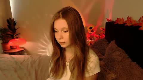 Snapshot of qt_nymph chatting on September 2025 10:15:02 AM Ariel online show from September 2025 10:15:02 AM