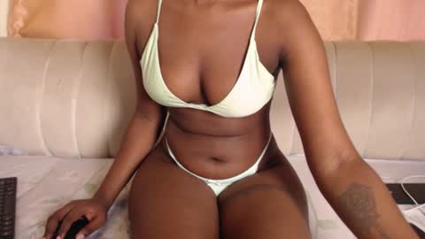 Snapshot of quaine_ryleighn chatting on March 2026 08:06:01 AM RYLEIGHN online show from March 2026 08:06:01 AM