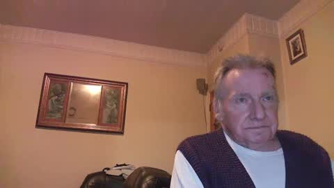 Snapshot of quathead chatting on December 2024 08:49:02 PM quathead online show from December 2024 08:49:02 PM