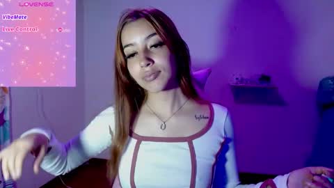 Snapshot of quee_tiana chatting on April 2026 10:12:02 PM your princess online show from April 2026 10:12:02 PM