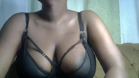 Snapshot of queeen_sly chatting on February 2026 08:47:01 PM queeen online show from February 2026 08:47:01 PM