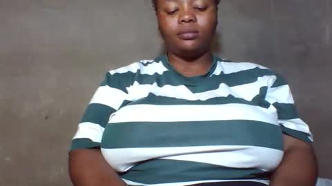 Snapshot of queen2302 chatting on April 2026 06:56:02 PM queen2302 online show from April 2026 06:56:02 PM