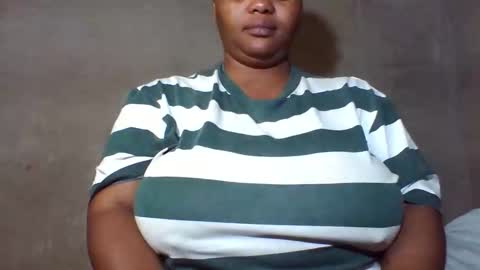 Snapshot of queen2302 chatting on April 2026 08:03:02 PM queen2302 online show from April 2026 08:03:02 PM