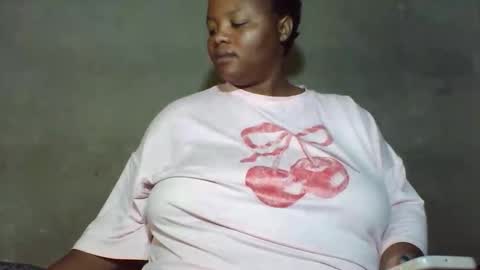 Snapshot of queen2302 chatting on April 2026 11:37:01 AM queen2302 online show from April 2026 11:37:01 AM