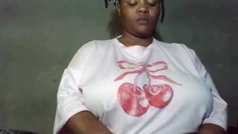 Snapshot of queen2302 chatting on April 2026 08:48:01 PM queen2302 online show from April 2026 08:48:01 PM