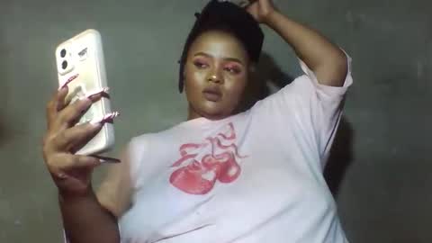 Snapshot of queen2302 chatting on May 2026 04:56:02 PM queen2302 online show from May 2026 04:56:02 PM