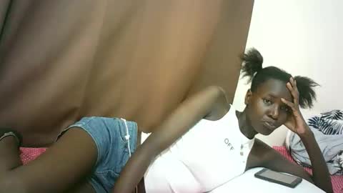 Snapshot of queen_0012 chatting on April 2026 11:28:01 AM asher online show from April 2026 11:28:01 AM