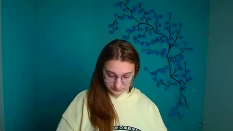 Snapshot of queen_amelie chatting on March 2026 12:29:01 PM Amelie online show from March 2026 12:29:01 PM