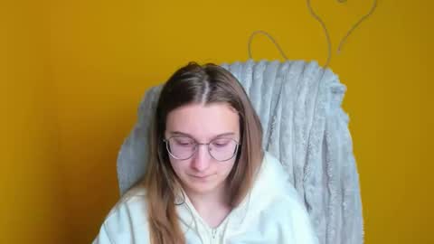 Snapshot of queen_amelie chatting on March 2026 12:33:02 PM Amelie online show from March 2026 12:33:02 PM