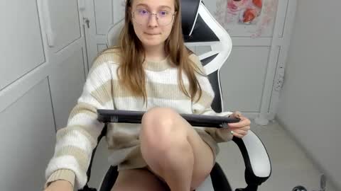 Amelie online show from June 2026 07:18:01 AM
