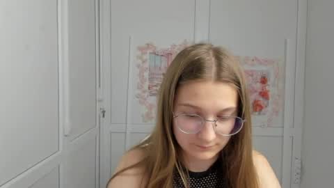 Amelie online show from June 2026 07:39:01 AM