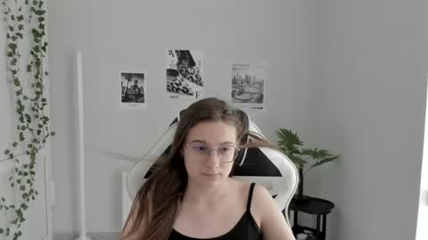 Amelie online show from June 2026 09:07:02 AM
