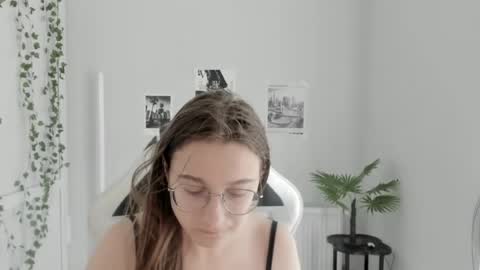 Amelie online show from June 2026 08:30:02 AM